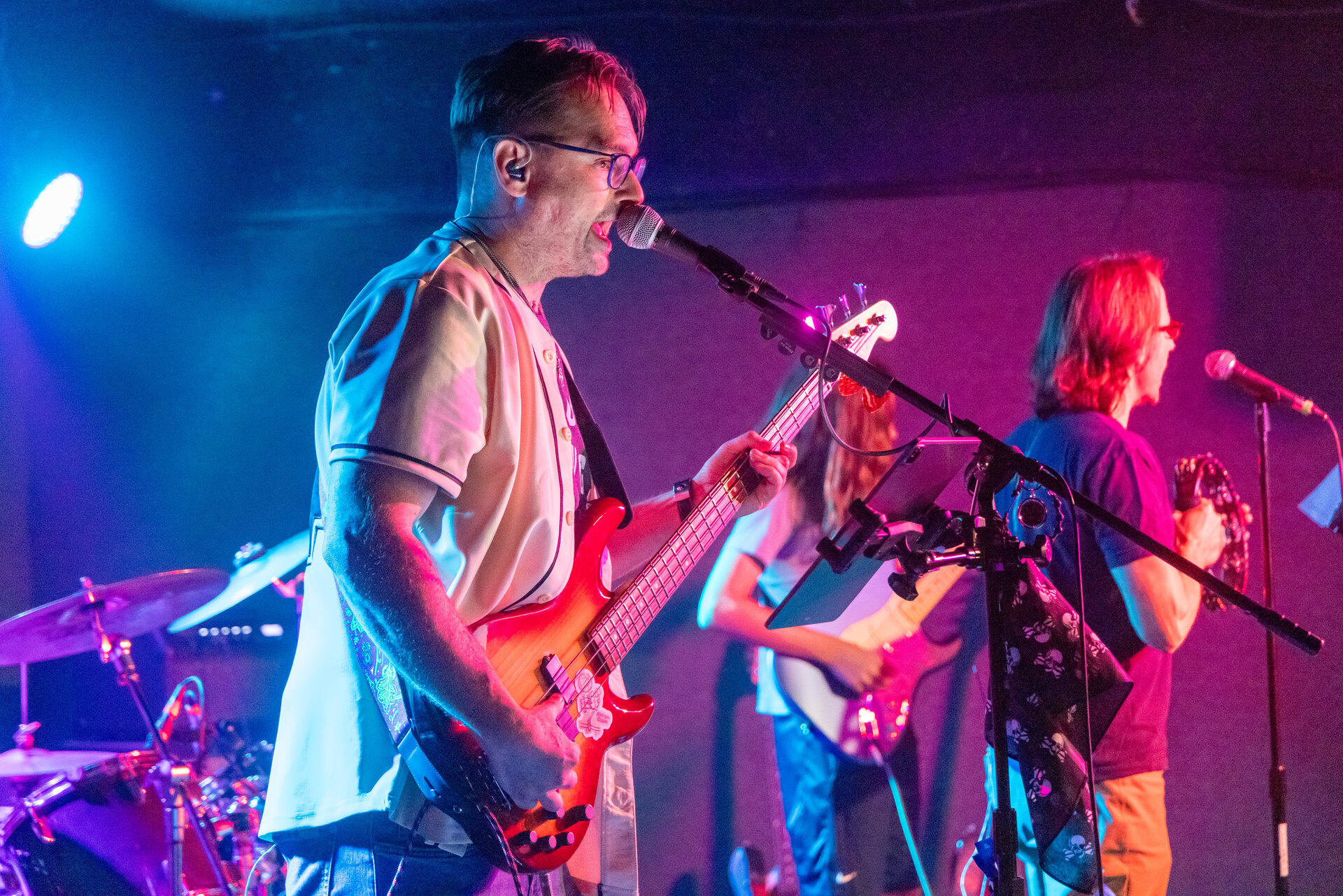 Grunge rock filling the venue